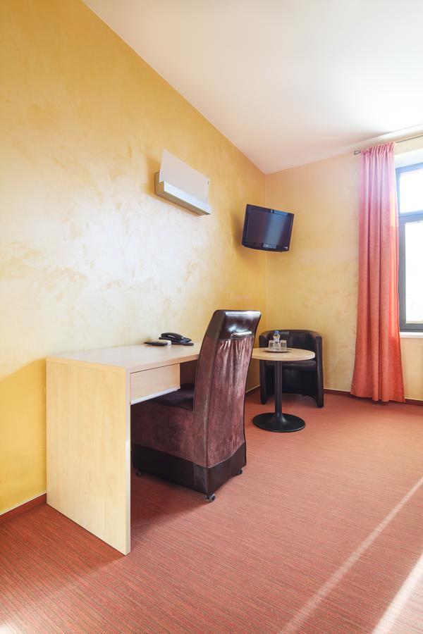 Hotel Conti Olomouc Extérieur photo